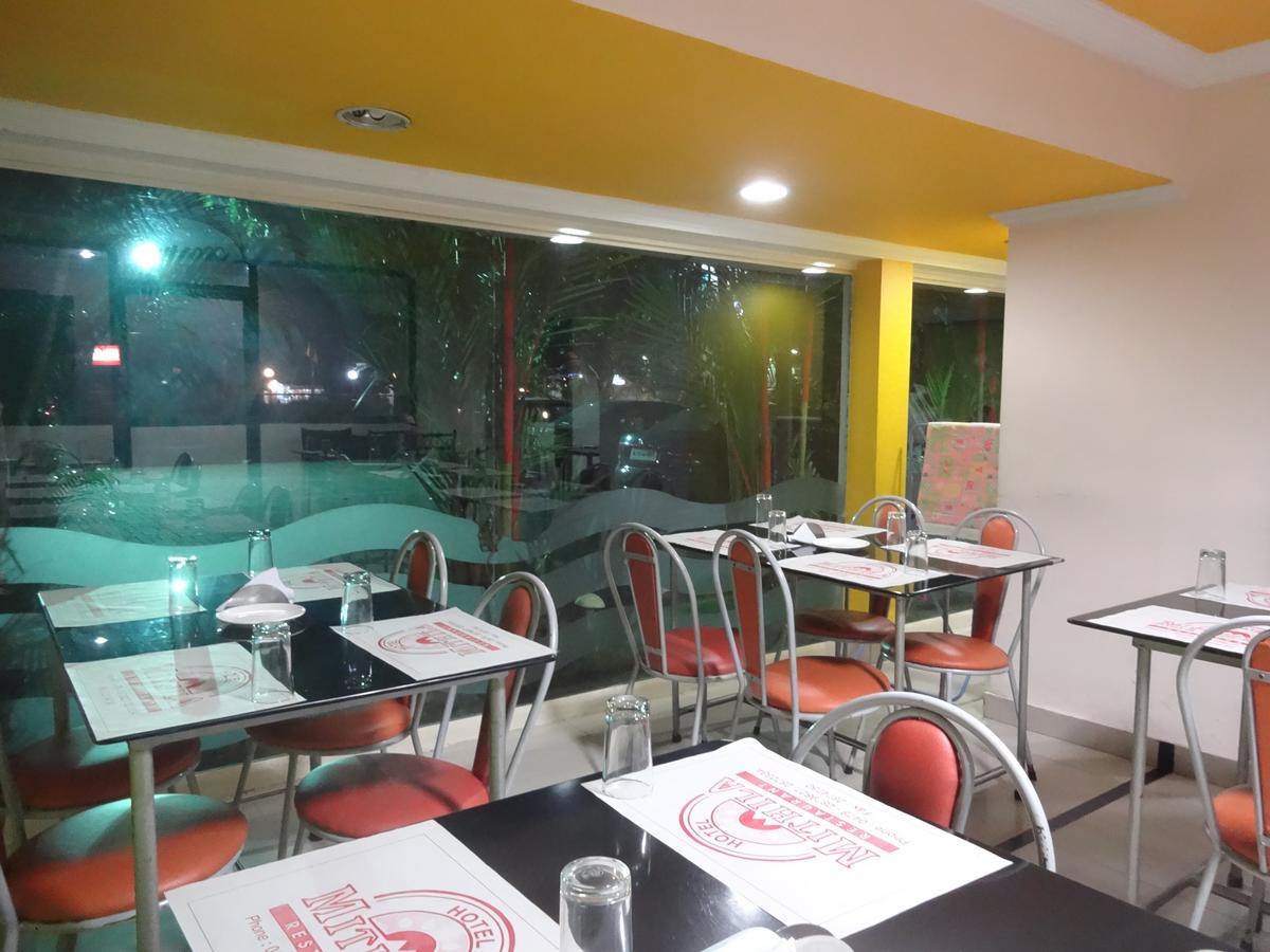 Hotel Mithila Eramalloor Екстериор снимка